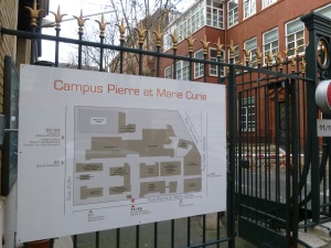 第６ピエール　エ　マリー・キュリー大学の入口